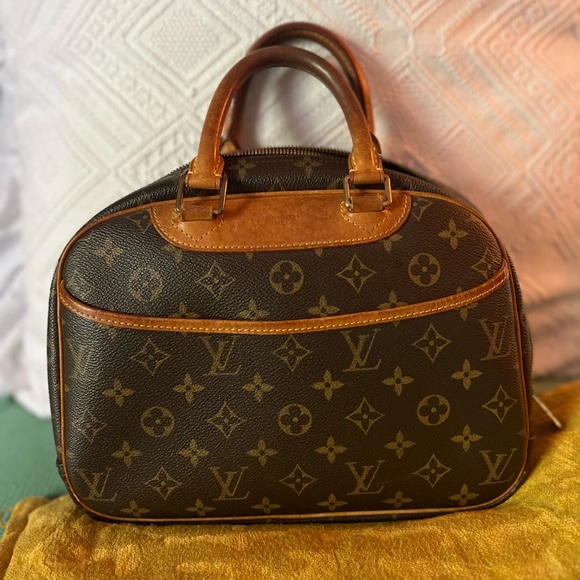 Louis Vuitton Trouville Monogram PM - Picture 1 of 9